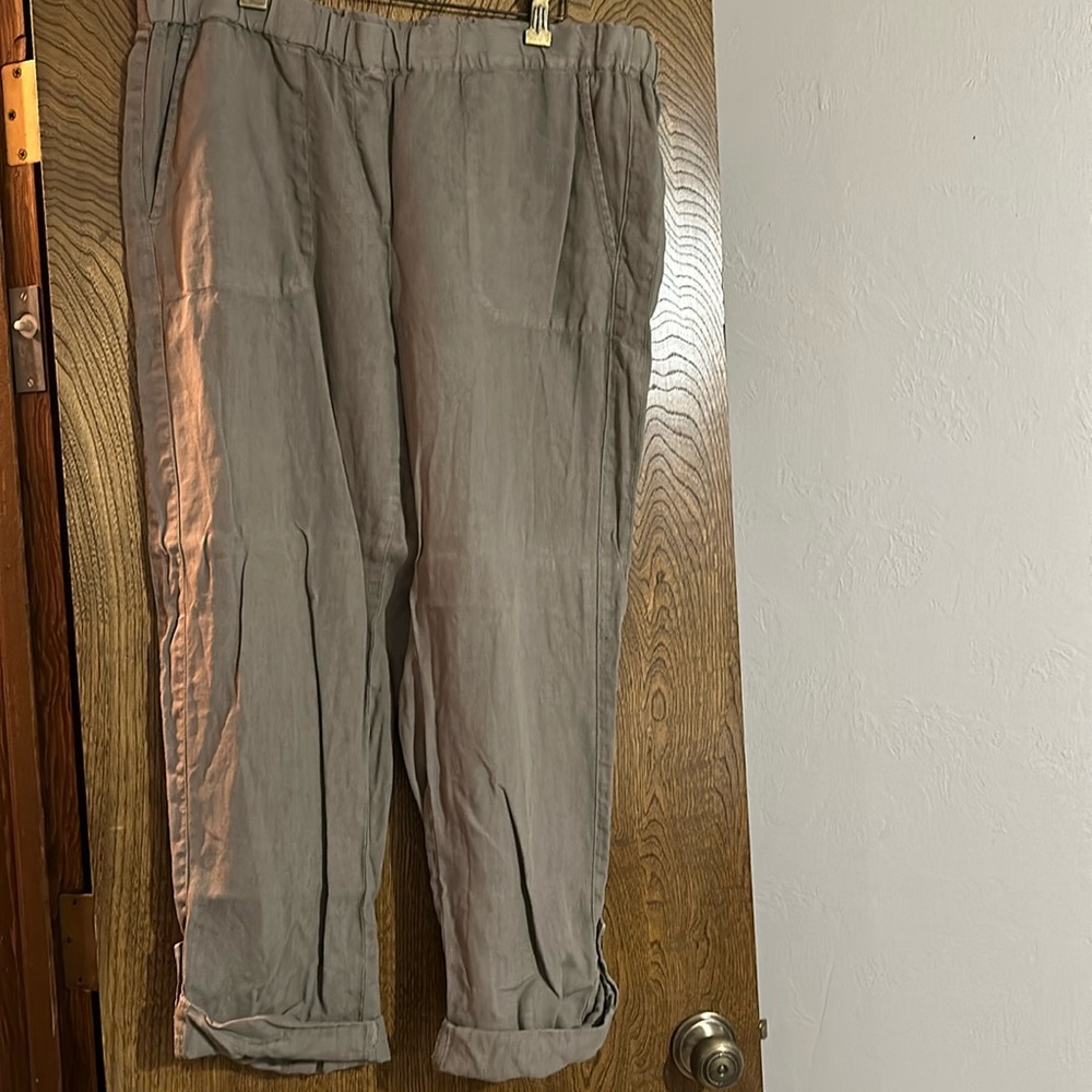 Khaki linen capris